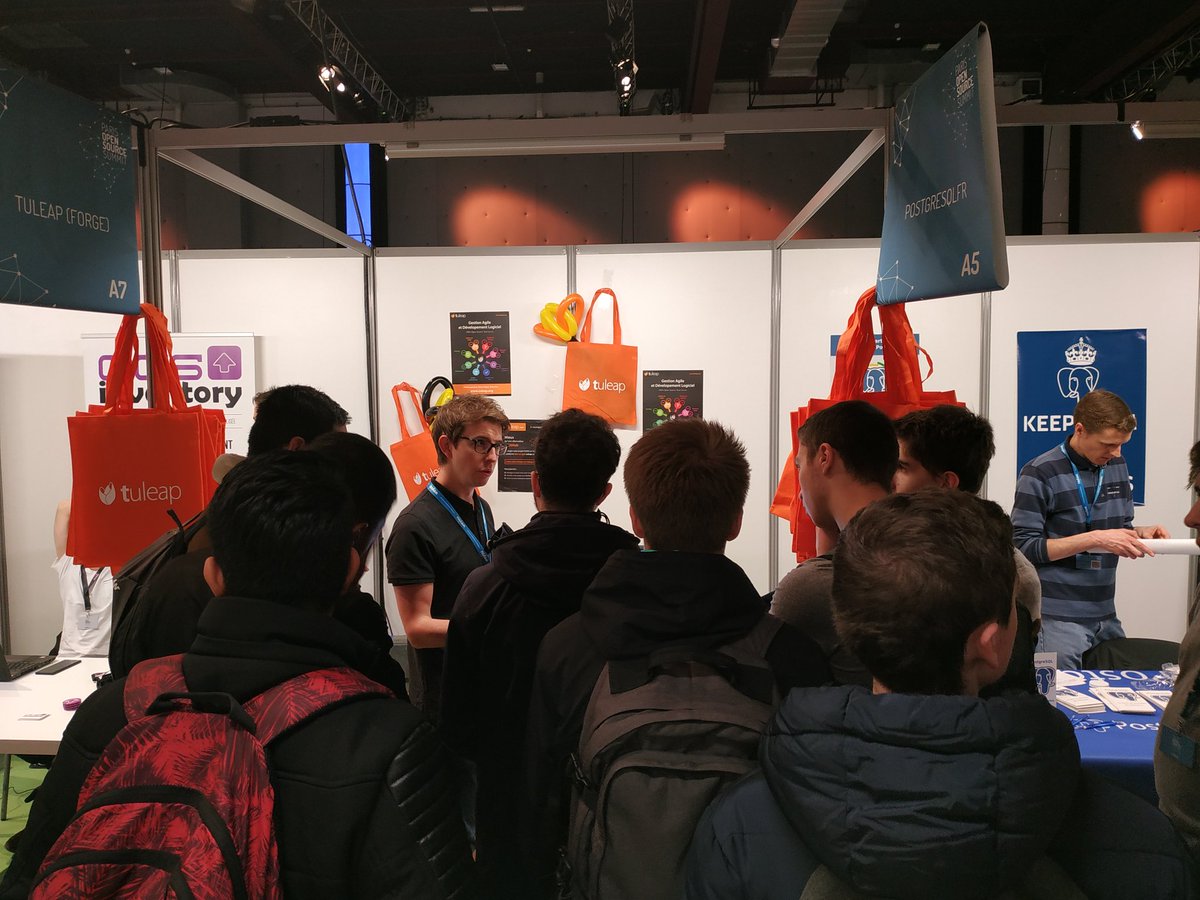 TuleapOpenALM's tweet photo. Bienvenus aux visiteurs de #OSSPARIS18 . Suivez les sacs orange et venez découvrir Tuleap, la plateforme 100% open source pour les équipes de développement. RDV au village du libre https://t.co/l6E9Txr5cJ