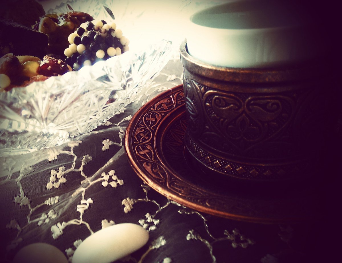 Cupra_Neria's tweet photo. Yâni benim günüm... ((: #DünyaTürkKahvesiGünü #Turkish #Coffee #coffeetime #Bosphorus #bosphore #cafe #Lovely #cute #food #drink #amazing #time #manger #temps #nice #day #mer #vue #etcafe #incroyable #Amarushaya♥️ https://t.co/fS84Kmy5nV