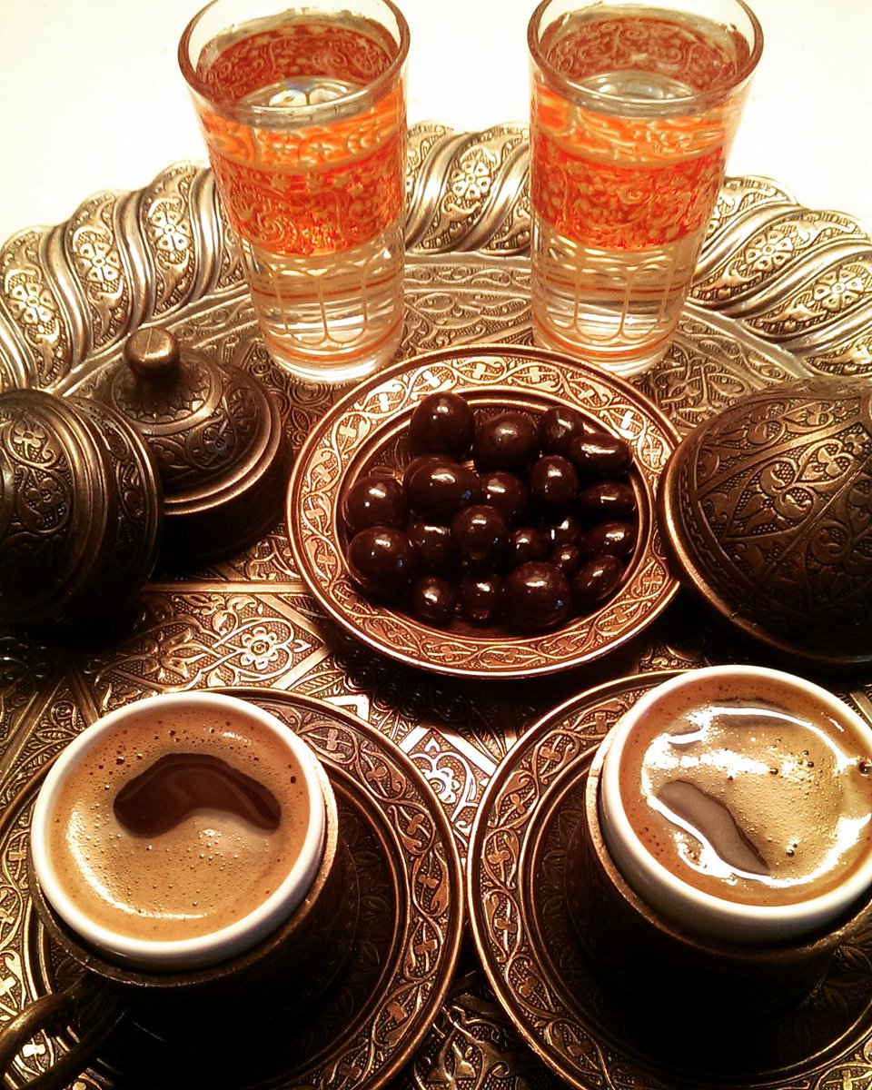 Cupra_Neria's tweet photo. Yâni benim günüm... ((: #DünyaTürkKahvesiGünü #Turkish #Coffee #coffeetime #Bosphorus #bosphore #cafe #Lovely #cute #food #drink #amazing #time #manger #temps #nice #day #mer #vue #etcafe #incroyable #Amarushaya♥️ https://t.co/fS84Kmy5nV