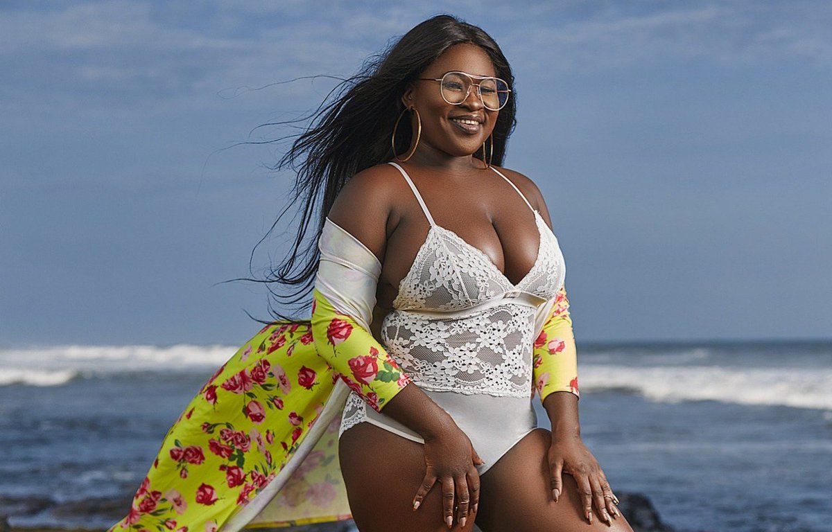 tunesarena's tweet photo. I did not wear a normal pant during my performance -- Sista Afia Lens Radio - The Eye Of Music. - https://t.co/EnsDLzz08O https://t.co/dKVjx3YiuE
