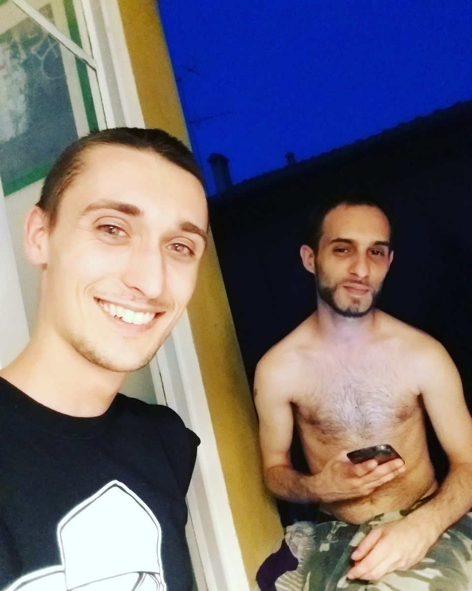 santiegaz's tweet photo. Chissà quali saranno i featuring... presto sveleremo la tracklist! Vero @calicione?!?!?! 
#soundclown#calice#santiegaz
#raphardcore https://t.co/qCbNlGxdgd