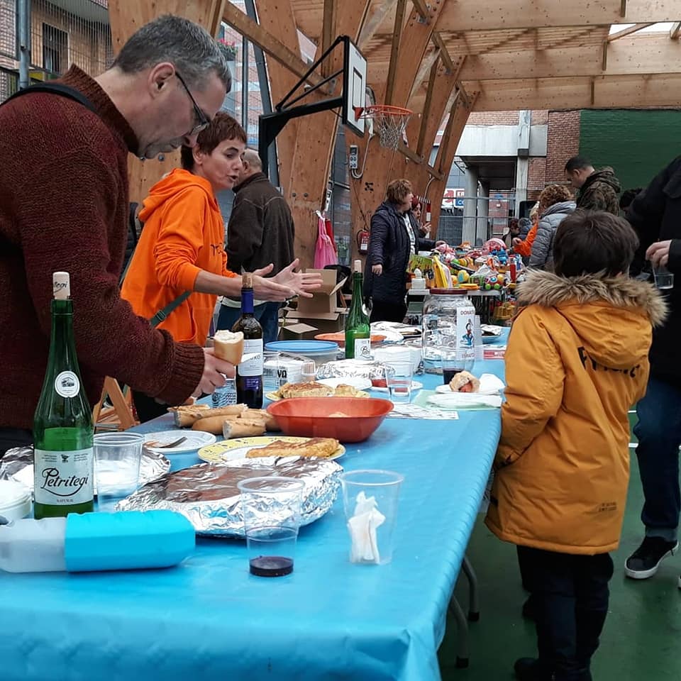 MINDARAKO MERKATU SOLIDARIO ARRAKASTATSUA 😊
EXITOSO MERCADILLO SOLIDARIO A FAVOR DE MINDARA😊