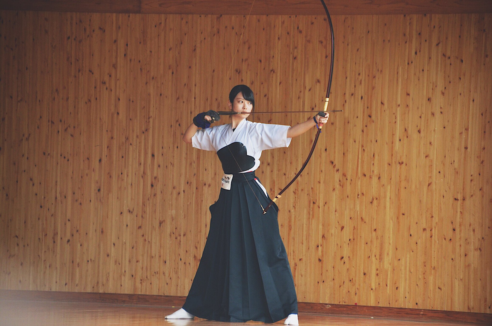 たけもこ 竹本萌瑛子 実は高校からは弓道人 背中で語るチームワーク ゴム弓 巻藁 弓 という修行行程が Rpg好きにはグッとくる 袴がかっこいい 早気との闘い Etc 高校から始める人が多くて 男女共に 同じスタートラインから始められる