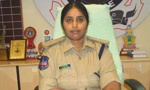 manamnews's tweet image. వికారాబాద్ ఎస్పీపై ఈసీ బదిలీ వేటు
#VikarabadSPAnnapurna #RevanthReddyArrest #ElectionCommission #AvinashMohanty #Transfer
Read more: goo.gl/nYRkuB