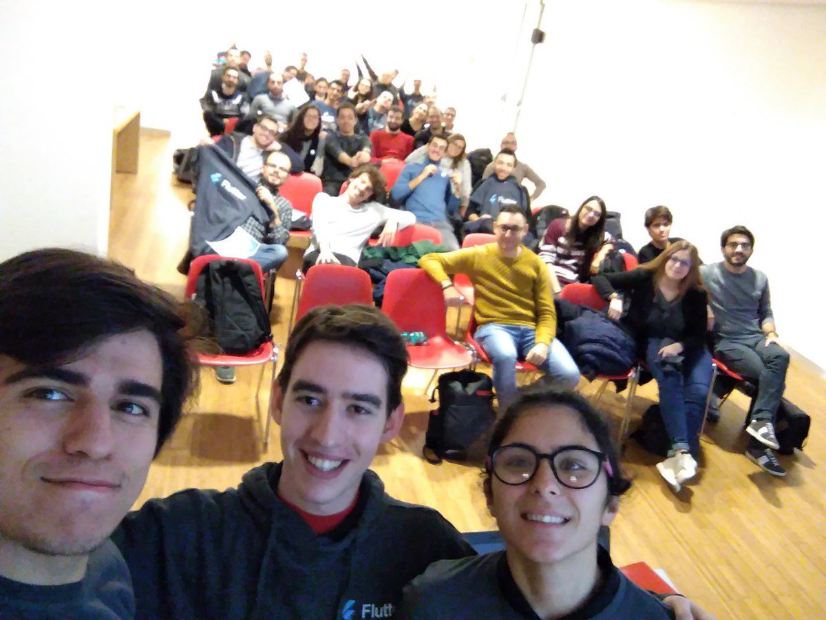 itScribit's tweet photo. Ieri sera presenti al #FlutterLive con tutto il gruppo del #gdg Bari, dopo un breve corso sulla nuova piattaforma Google. Un'esperienza da ripetere. Una conoscenza da approfondire! https://t.co/67XDG89IIk