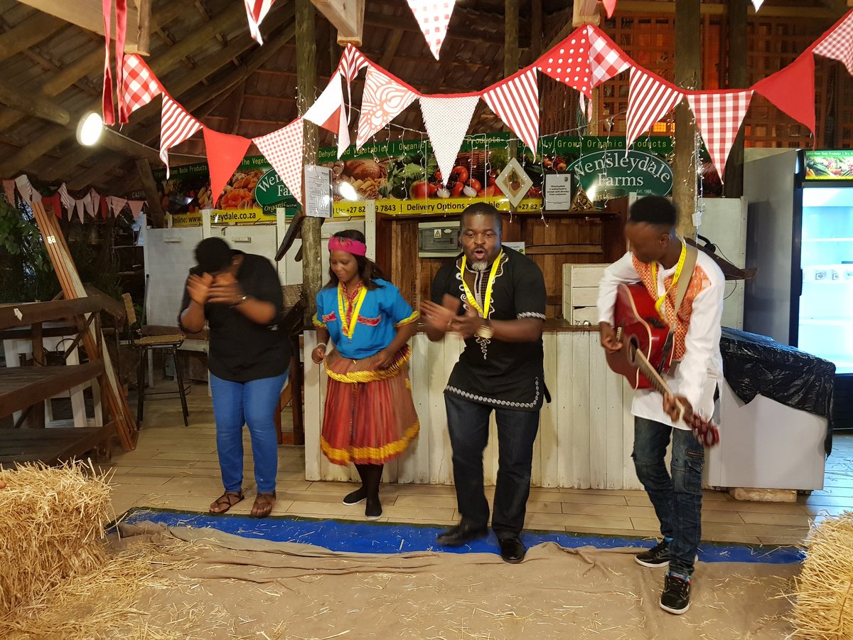 BryOrgMarket's tweet photo. Oh what a night! Last night 3rd of 5 #MoonlightMarkets was brilliant @JohannesburgIYP @curateJoburg @Sandton_News https://t.co/RaW3XU4Qcr