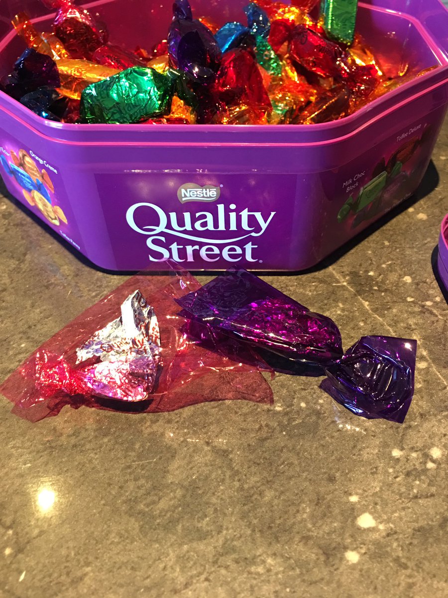 sunlightbeau's tweet image. WTF @Nestle empty wrappers in my first ‘tin’ for the season.....#qualitystreets not #qualitychecked 

Also, what is the go with plastic ‘tins’??? It’s just not #Christmas