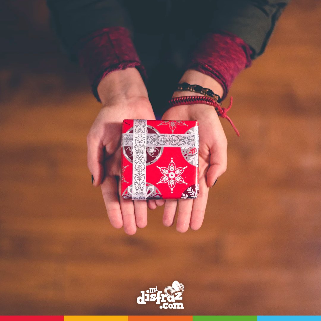 midisfraz's tweet photo. 🎀Tan simple como un detalle para hacer sonreír😀 a los tuyos. Estas navidades regala🎁 ilusión con nosotros.

🎄👉Link para NAVIDAD☃: https://t.co/eaZ8X3HvuS

#navidad #christmas #disfraz #disfraces #regalo #detalle #cenadenavidad https://t.co/h0SOg06PHp