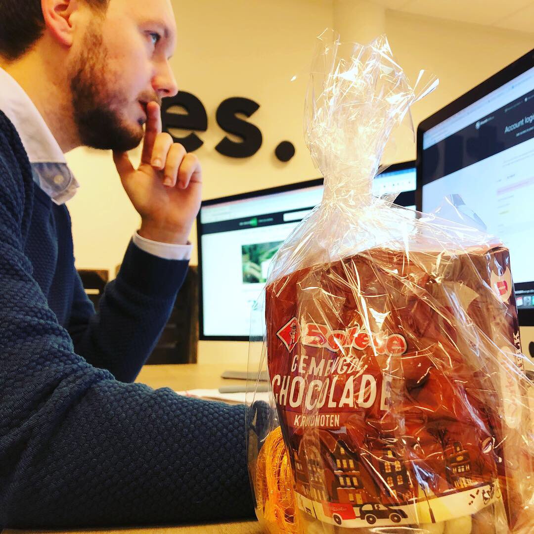 TicklesBV's tweet photo. 🎶🎁 Wie zoet is krijgt lekkers! “Dank u, Sinterklaasje.” 🎶😍 #5december #pakjesavond @ticklesbv https://t.co/lIuvVKPf86