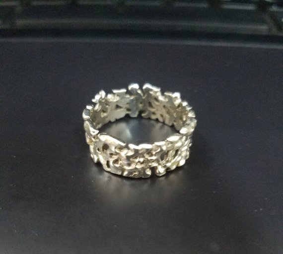 tanuj_tripathi's tweet photo. Sterling Silver Band Ring
Buy at
https://t.co/SqB9TkEAku
#silverbandring #925sterlingsilverring #newdesignring #ultimatering #trendingring #widebandring #gemstonering #silverring #statementring #designerring #solitairering #weddingring https://t.co/gQHiBA1RI0