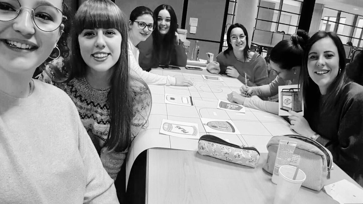 Ellas trabajadoras. 🤖👩🏼‍🎨 Ultimando detalles. #MI1013A