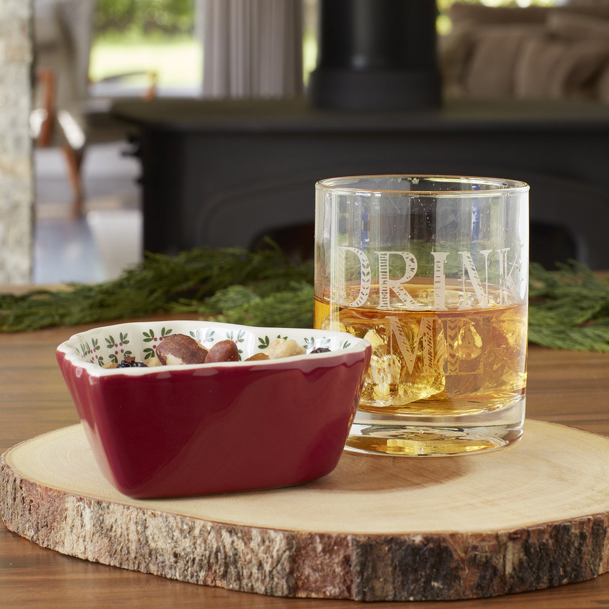 creativetops's tweet image. Stay home in front of a warm log fire with this festive Stir It Up collection. Playful slogans in stencilled calligraphy and dainty motifs are handdrawn with rich winter colours of dark mulberry to add some winter cheer to any occasion.