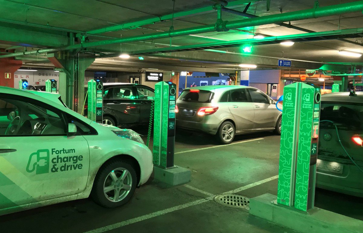 Soon all 24 chargers in use at #Slush18 . This is nothing but good news for the Mother earth! #jointhechange <a href="/ForChargeDrive/">Fortum Charge & Drive</a>  <a href="/messukeskus/">Helsingin Messukeskus</a>