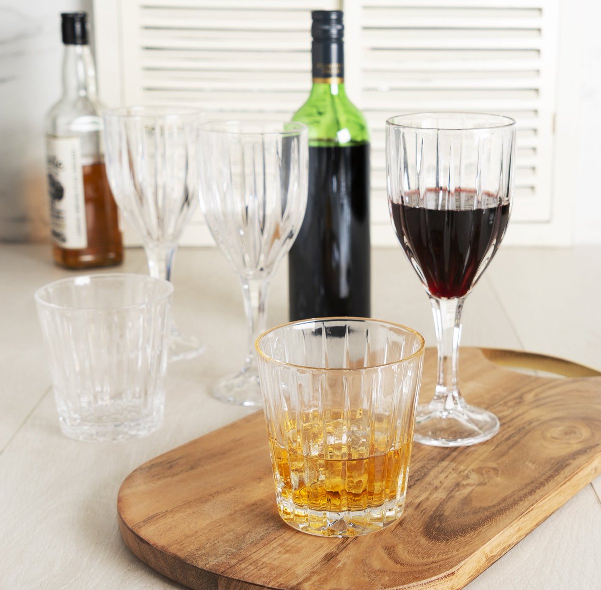 creativetops's tweet image. Add beautiful optics to the table with Revel, a collection of fine crystal glassware with a stunning faceted design. The vertical lines cut around each glass add luxurious texture to the table and elegance to any dining setting.