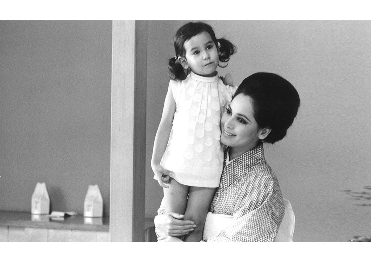 With編集部 在 Twitter 上 昔から 良い女 尽くすこと と言われることが多いのですが 良き彼女 良き奥さんになるためには 男性に 尽くすことが本当に必要 デヴィ夫人のアドバイスとは T Co Tlhslelkbf デヴィ夫人 デヴィ夫人の婚活論 選ばれる