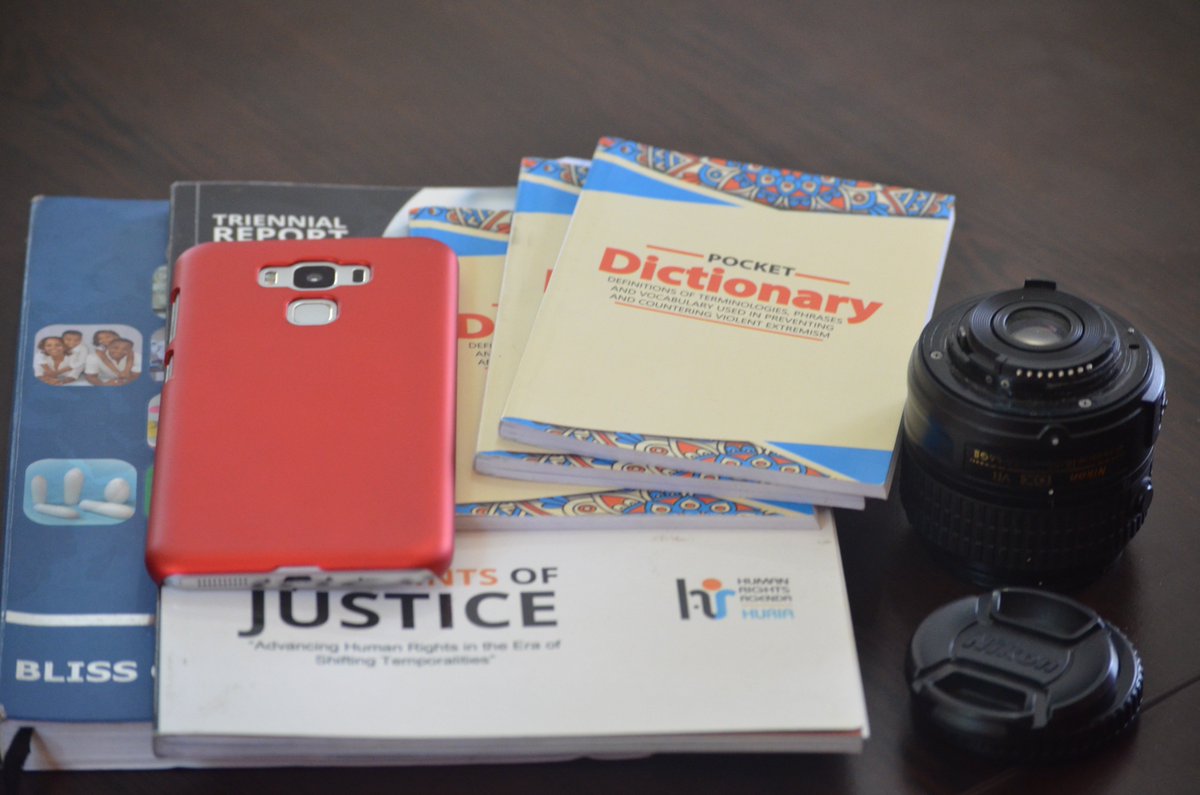 21ArtVibe's tweet photo. #PataElimu on #CVE by getting to know on terms, terminologies and their translations in both English and Swahili. Just read the Pocket Dictionary.
#CVEPocketDictionary ~ @Huria_KE
#25coast #LengaUgaidiNaTalanta #YouthSymposiumKilifi
@GenderInKenya @unhabitatyouth https://t.co/dStwFqYweC