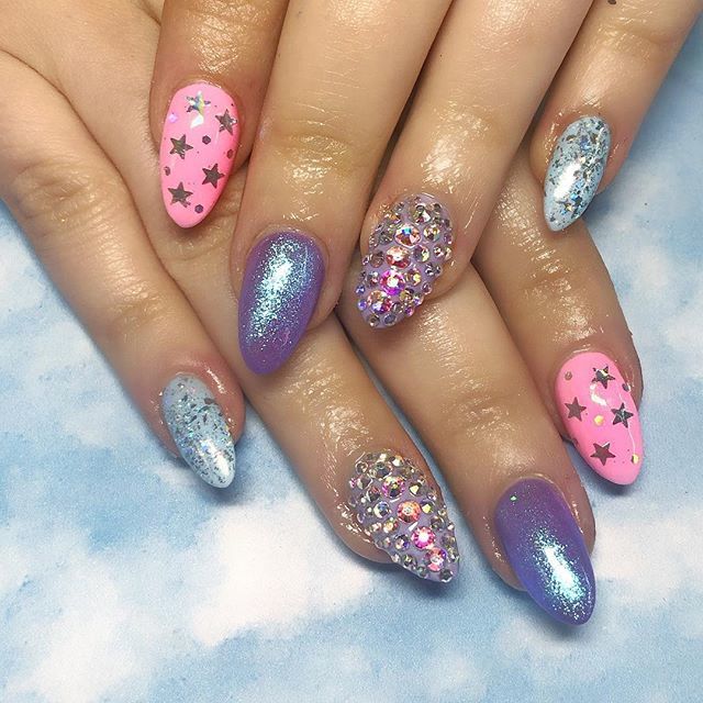 gossipnailbar's tweet photo. Bling bling birthday nails!! #thegossipnailbar #bristolnailart #bristolnailbar #nailartbristol #nailsalonbristol #oldmarket #cutemani #uknailtech #uknailart #nailbarbristol #nailsalonbristol #freehandnails #freehandnailart #freehandnailartist #oldmarket #bristolnailsalon #br… https://t.co/RVlMnlnTPs