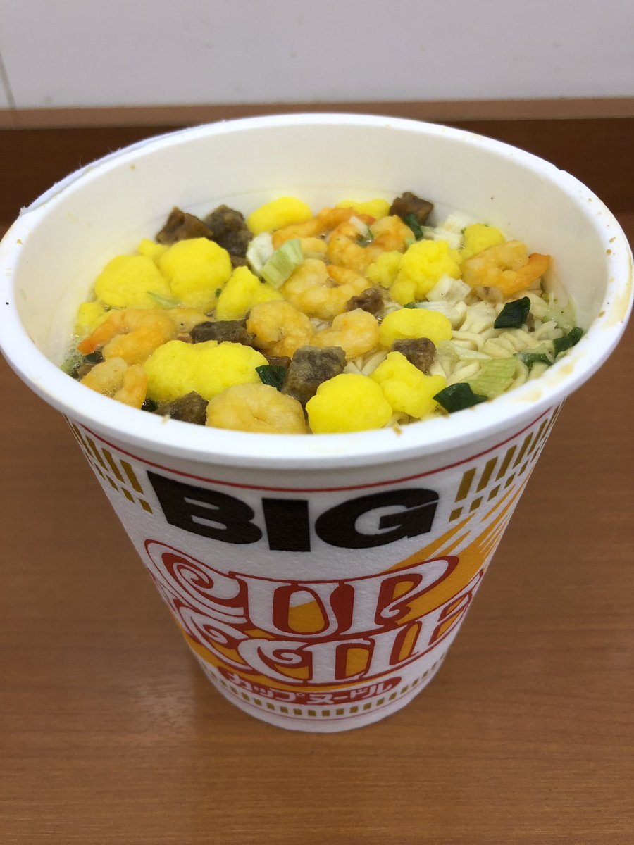 O Xrhsths ｈｉｒｏ Sto Twitter セブンイレブン神田淡路町ワテラス店のイートインコーナーで カップヌードル ビッグ 216円を頂く この後 レキシズルバーに向かう 9時過ぎから レキシズルバーで インスタントラーメンの歴史 について 数寄語り しますので