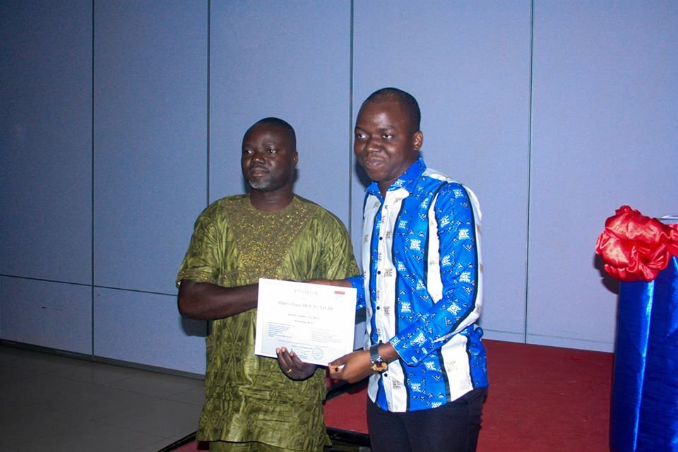 Fes_Benin's tweet photo. Cette 5è promotion 2018 des "Jeunes Leaders du Bénin" a officiellement terminé sa formation clôturée par une cérémonie de sortie officielle tenue ce mardi 4 décembre 2018 à Cotonou. #JLB2018 #JLB #Bénin https://t.co/nvrulIy852