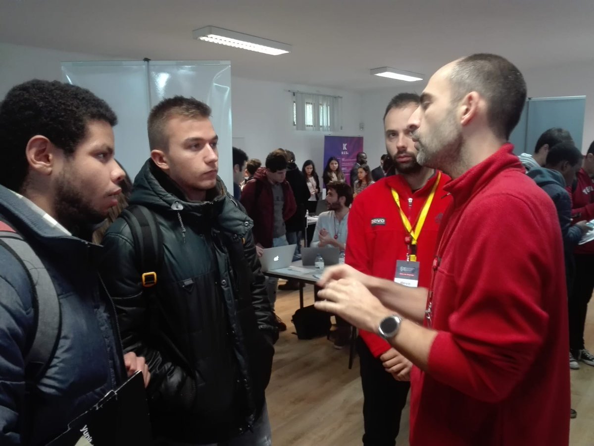 dct_consulting's tweet photo. A  Semana do ISTEC 2018 ainda decorre, mas ontem foi o dia em que tivemos a  oportunidade de nos dar a conhecer a futuros craques da programação. 
 #ISTEC #semanadeemprego #programação #code #developer #systems #tech #devoeurope #devo #growing #administração #admin #administrator https://t.co/IP5hlCOGyT