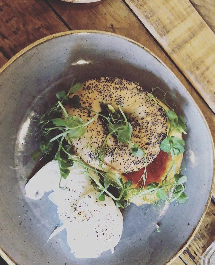 bottleandthyme's tweet photo. Open all day for breakfast, brunch, lunch  and all the festive drinks! #bottleandthyme #chesterfield #breakfast #brunch #lunch #coffee #mulledwine #mulledcranberry #boozyhotchocolates https://t.co/etfLjWR9ol