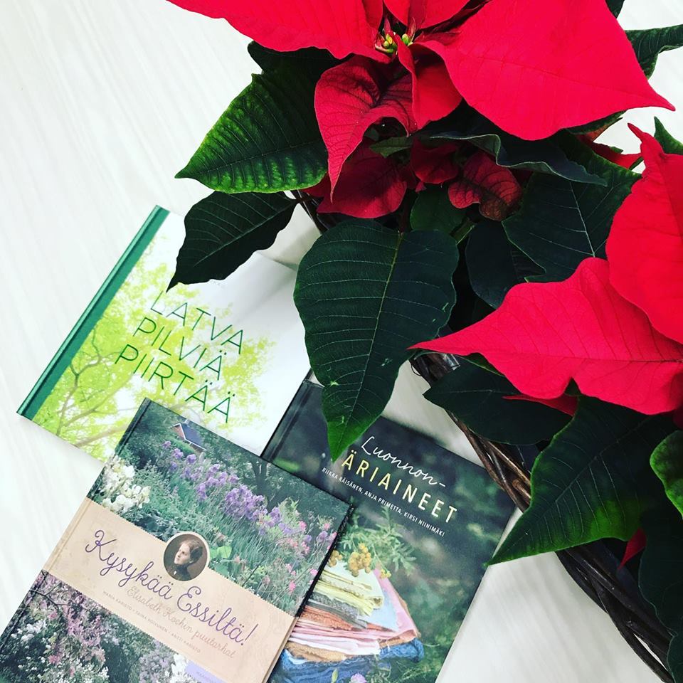 Joulu tulee ❤️🎄Pukinkonttiin suosittelemme erityisesti Maahengen kuvankaunista kirjallisuutta. Tutustu kuvan oppaisiin Viherympäristöliiton kirjakaupassa kauppa.vyl.fi ja tilaa ennen 18.12. 🎁 #joululahja #kirjakauppa @Maahenki