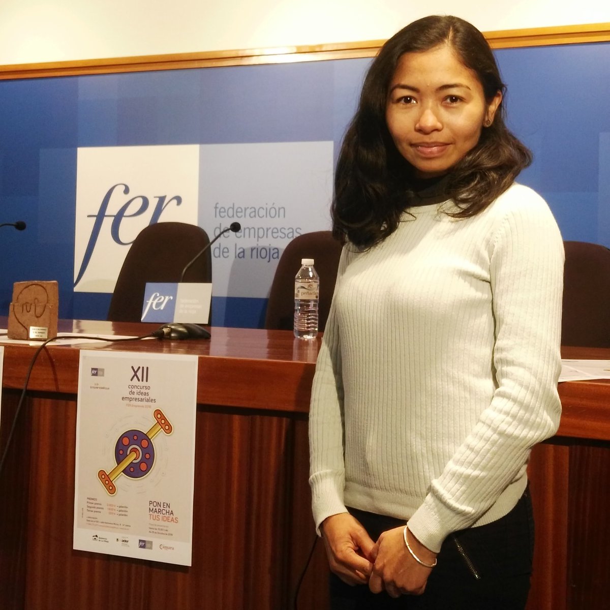 iPettracker_es's tweet photo. Esperando a ver si nos dan el primer premio!!! 👼👼👼🙈🙈🙈 #ipet #fer https://t.co/91rbTWs2lC