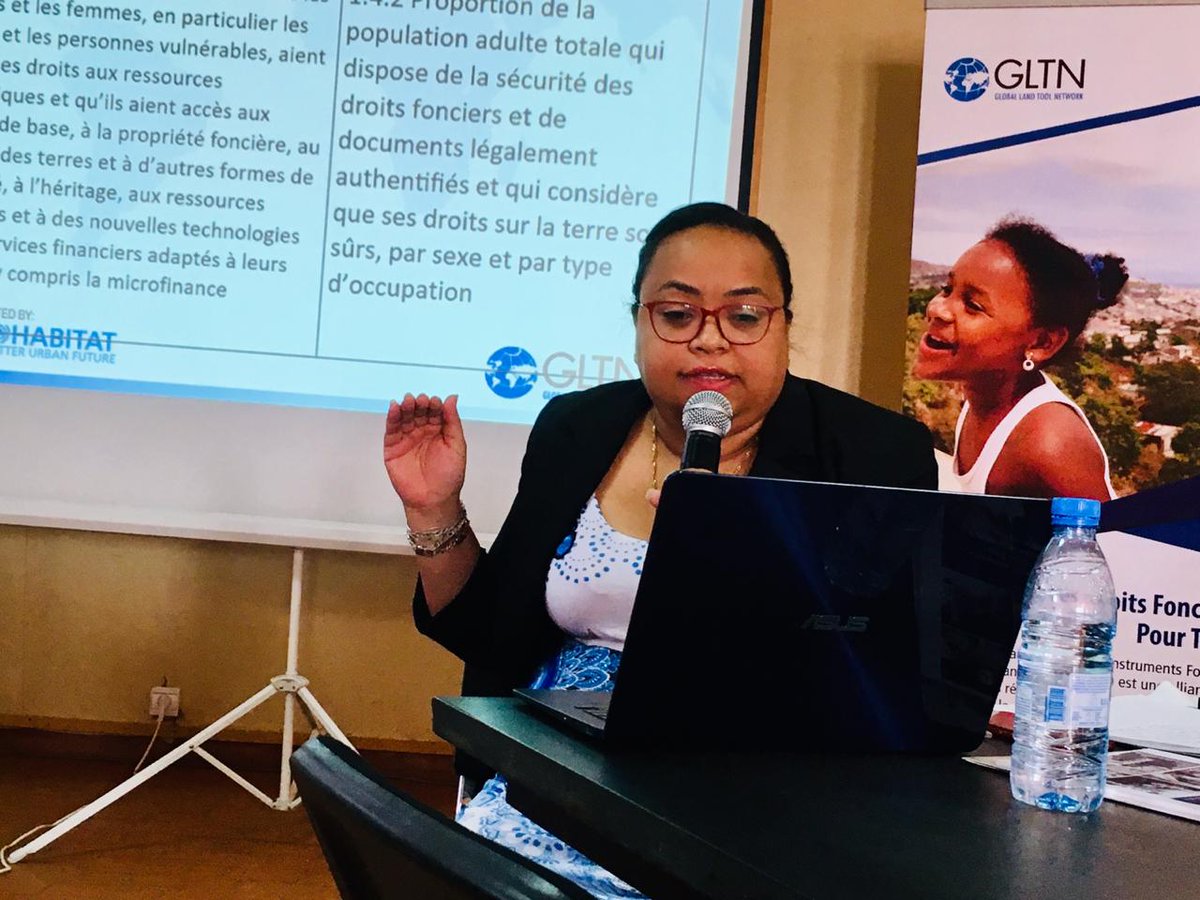 GLTNnews's tweet image. @HuairouConnect&apos;s Mino Ramaroson presents the Gender Evaluation Criteria tool, developed by @GLTNnews partners to ensure that #landtools do not suffer from gender blindness at the NELGA learning exchange and capacity development workshop in Senegal gltn.net/crosscutting-i…