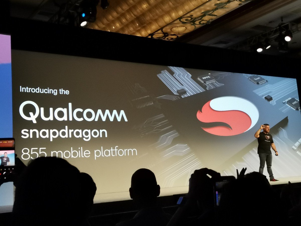TechTicTok1's tweet photo. Qualcomm announces the 7nm Snapdragon 855
https://t.co/5fEd3xI4SS
#7nmSnapdragon855 #3DSonicSensor #msm8996 @qualcomm_in #Snapdragon #TechSummit2018 #sm8150 #Snapdragon #EliteGaming #X50modem https://t.co/akKDRH2Grd