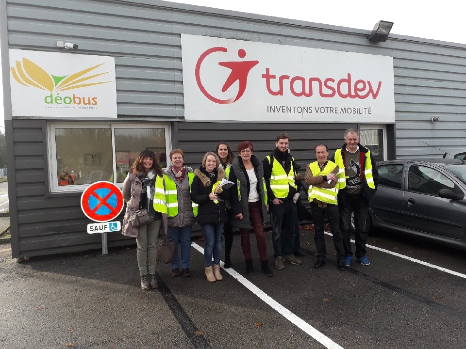 CREPILorraine's tweet photo. Journée ambassadeurs des métiers à destination de salariés d'entreprises d'insertion de st Dié et environ. 9 participants à la découverte des métiers de DEOBUS TRANSDEV à St Dié https://t.co/UOVmzVTcFM