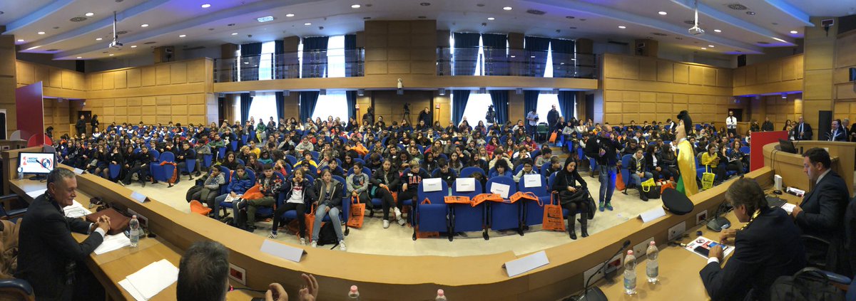 DenisNesci's tweet photo. Siano presenti siamo in tanti diciamo insieme no al #bullismo #AgainstBullyFace @UdiconNazionale #capitanudicon https://t.co/p43ws8CIdC