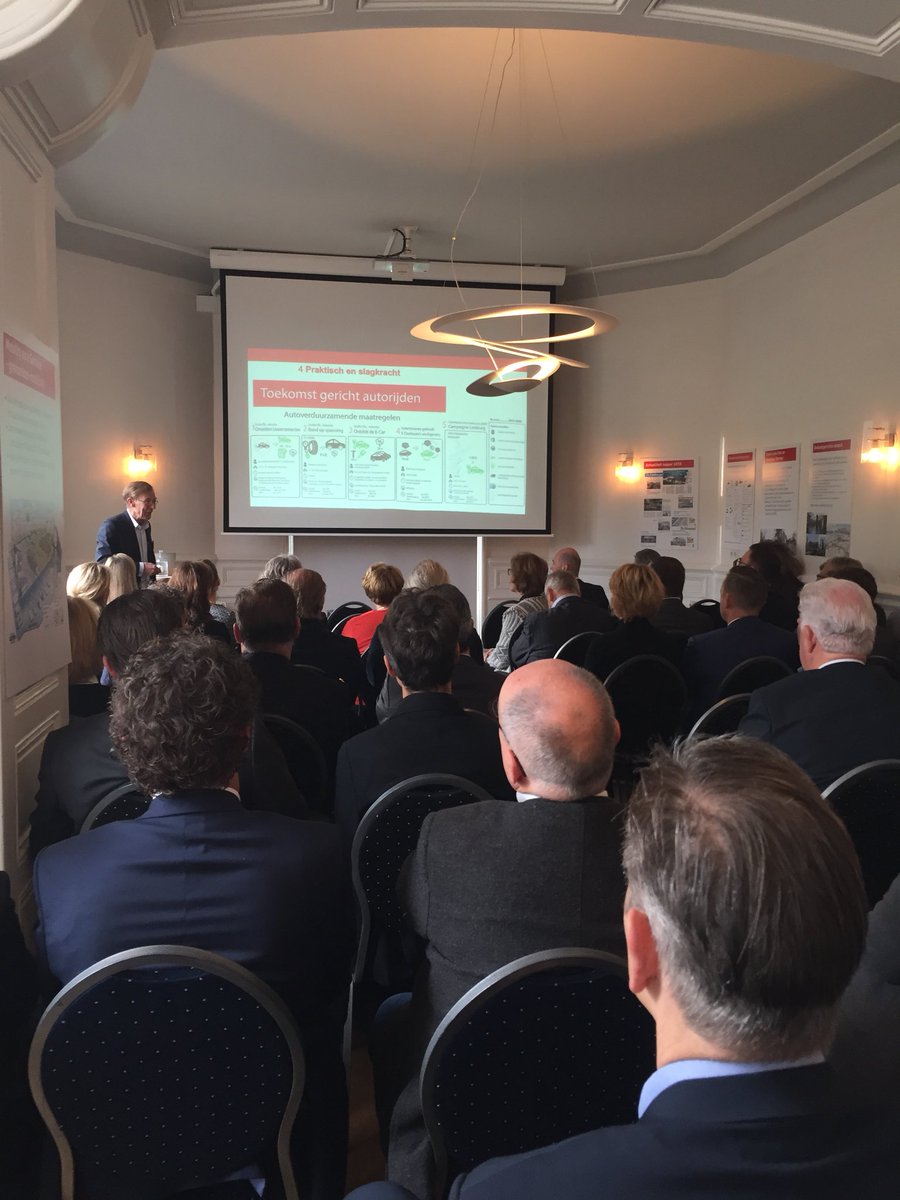 RonBissels's tweet photo. Vandaag wordt de nieuwe Deelnameverklaring met alle werkgevers van #Maastrichtbereikbaar ondertekend in het mooie Château Bethlehem. https://t.co/SW6KWXaXod