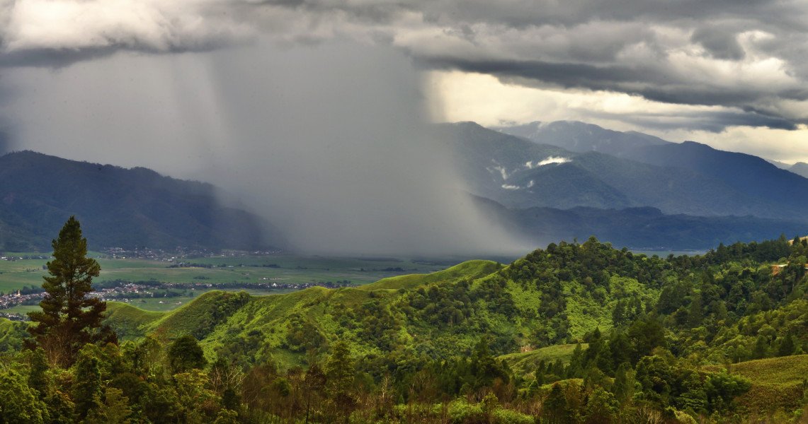 pesonaindonesia's tweet photo. Tak hanya gunung, di taman nasional ini pun terdapat banyak mata air panas, sungai, gua, air terjun, dan danau kaldera yang serba indah menjadi alasan kita utk mengunjunginya. https://t.co/Sjuz5uA6pO #PesonaWisataJambi https://t.co/iJUNxFgO5H