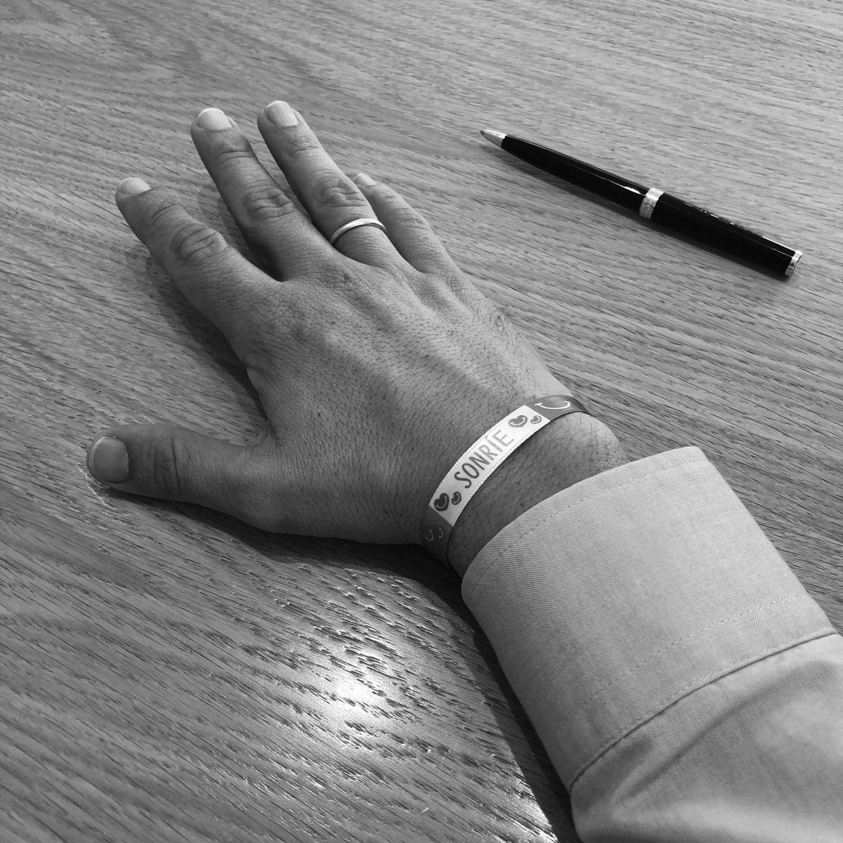 jjgonzalezsalma's tweet photo. Mucha fuerza a los 30000 niños hospitalizados en España a los que los Doctores Sonrisas les llevan magia y sonrisas. Estos niños si que son héroes de verdad! Ánimo Valientes! Yo ya he activado mi #ModoSonrisaOn @FTheodora @Canaragua @aguasdetelde @teidagua @Acuorum https://t.co/6QSci5HBpL