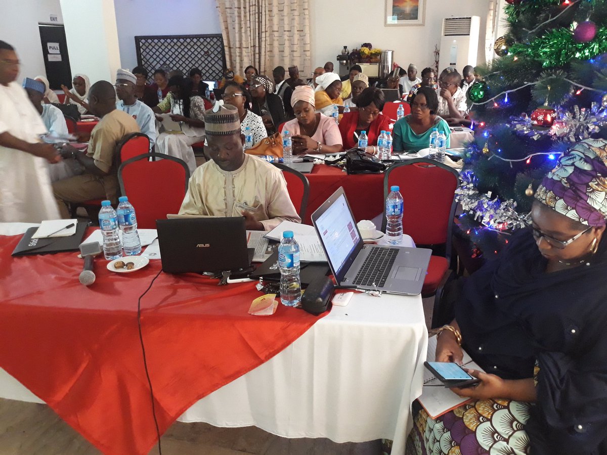 moyoTVC's tweet photo. 1.State facilitators,zonal coordinators in day 3 review meeting of progress on d implementation of @UNFPANigeria supported #MCPDP modules. Very successful as over 7000 #Nurses &amp; #Midwives all over #Nig have been trained @eugene_kongnyuy @KorieUNFPA @SageerRabiatu @Nursingworld_Ng https://t.co/AgXun2Glfk