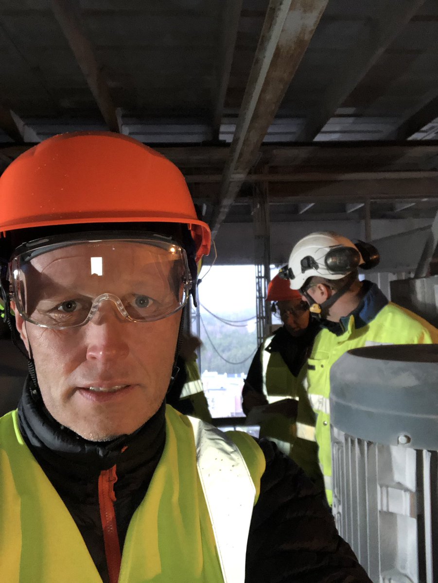KinnunenEsa's tweet photo. Huikea #IoT päivä tänään Finnsementtin tehtaalla Paraisilla. #iotnextlevel projektissa asennetut datasensorit varmistamassa sementtituotannon keskeyttämättömyyttä. @DNA_Business #finnsementti @Fidera_ID https://t.co/1Z82jl3od9