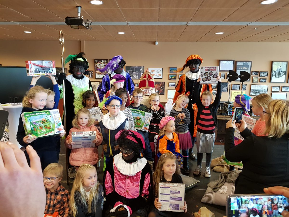 Sinterklaas kapoentje! Op zaterdag 1 december organiseerde #Smedingagf het grote #Sinterklaasfeest voor kinderen van collega's. Met meer dan 70 kinderen, veel zang, dansjes en pepernoten, was het een zeer geslaagd feest! #werkenbijsmeding