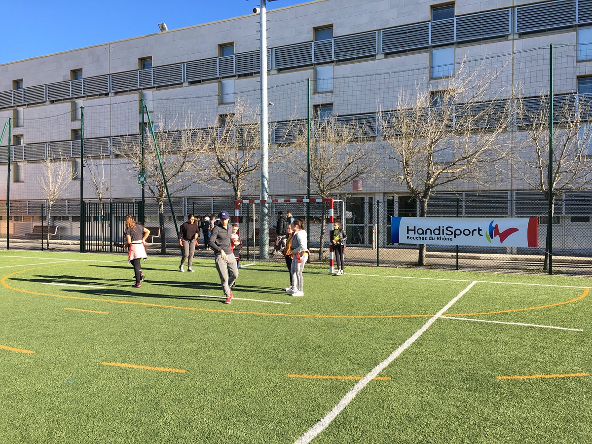 UNSS13's tweet photo. Journée du Handicap #PartageTesSport avec @comites departemental @FFHandisport et @FFSASportAdapte  partage de pratique valides et situation de handicap @lyceecraponne  @SalonProvence #petanque #flagrugby #sarbacane #escalade #relaxation #basketfauteuil #torball #cecifoot https://t.co/XMQ5IyfTJD