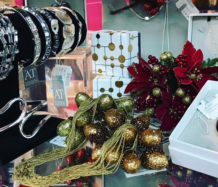 CalliopeGifts's tweet photo. Add some sparkle to Christmas - jewellery from #Calliope, traditional Xmas highlights! Instore in #Dorking, #Alton and #HaywardsHeath and online too!
https://t.co/fHG5B9P5gH https://t.co/NulneTT7rz