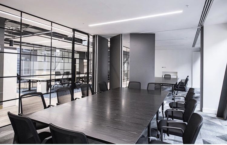 CarpetBase's tweet image. A great job by the designers on this large commercial property in the heart of the city. A combination of @millikenfloors @bolonofficial and @karndean_uk creates a vibrant working environment.

#commercial #carpettiles #design #wovenvinyl #zigzag #looselayvinyl #inset #flooring