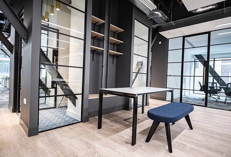 CarpetBase's tweet image. A great job by the designers on this large commercial property in the heart of the city. A combination of @millikenfloors @bolonofficial and @karndean_uk creates a vibrant working environment.

#commercial #carpettiles #design #wovenvinyl #zigzag #looselayvinyl #inset #flooring