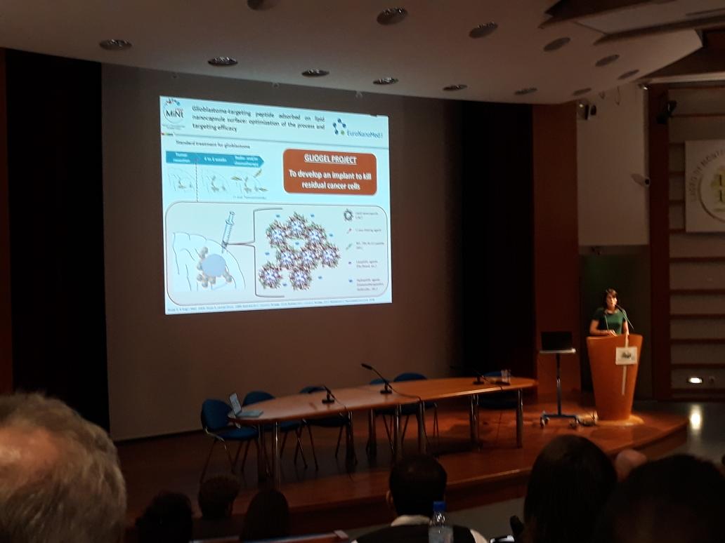 GBastiat's tweet photo. @LabMint @GazailleClaire @GazailleClaire from @LabMint presents important results for biological molecules adsorbed at nanoparticle surface characterization. The first results of #GLIOGEL project funded by @euronanomed. Well done for this talk from a happy supervisor. https://t.co/medZCMPl9i