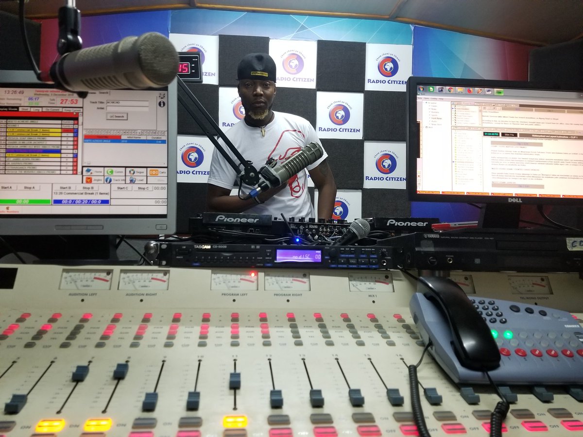 mzaziwillytuva's tweet photo. We kick off the first hour of #MsetoTamu with some hot #MsetoReggaeMix : Tune in 1pm-4pm @RadioCitizenFM #MamboMseto https://t.co/WC5rhVRNsY