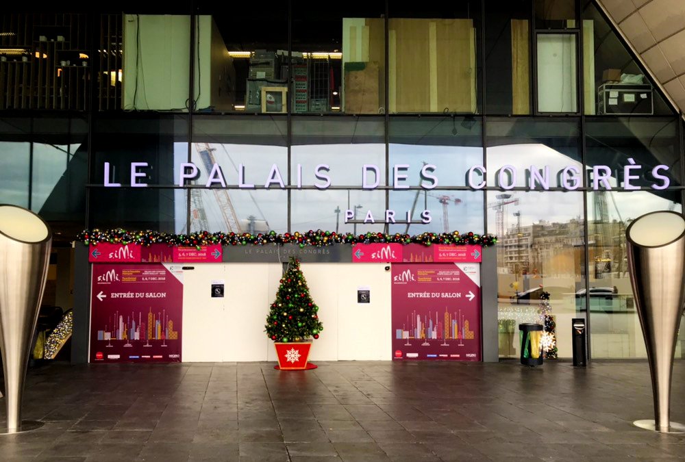 The Devisubox team has arrived at <a href="/salonsimi/">Salon SIMI</a>! <a href="/PhelineG/">Guillaume Pheline 📸</a>, <a href="/ridezcesar/">César Ridez</a> and <a href="/jerome_delaval/">Jérôme Delaval</a> are ready to discuss all things construction site monitoring, timelapse, drone and BIM! #SalonSIMI #realestate