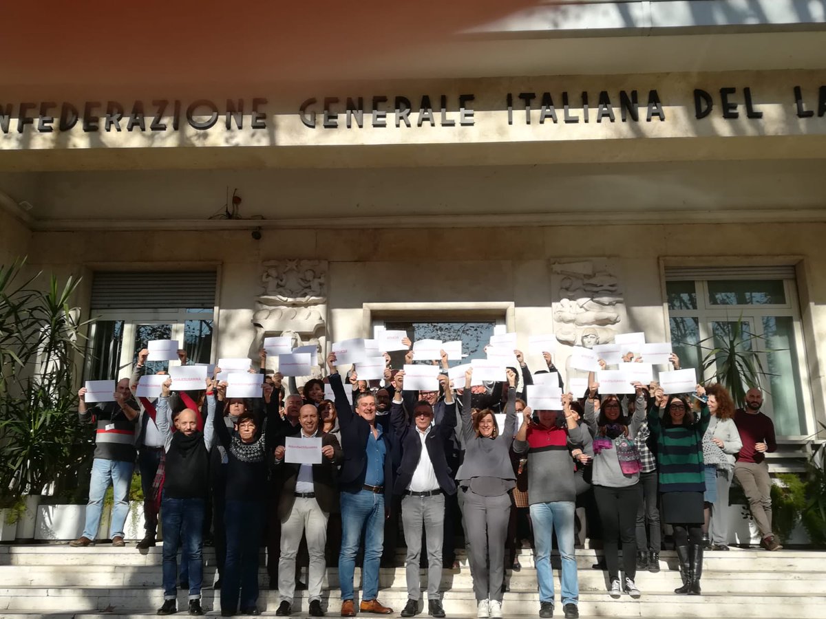 #ChangeTheRules un sostegno forte e un grande abbraccio a <a href="/SusannaCamusso/">Susanna Camusso</a> anche da Roma <a href="/cgilnazionale/">CGIL Nazionale</a> 

#WeStandWithSusanna 
#ForAStrongerITUC 
#ITUCStandsWithWorkers 
#ITUC18