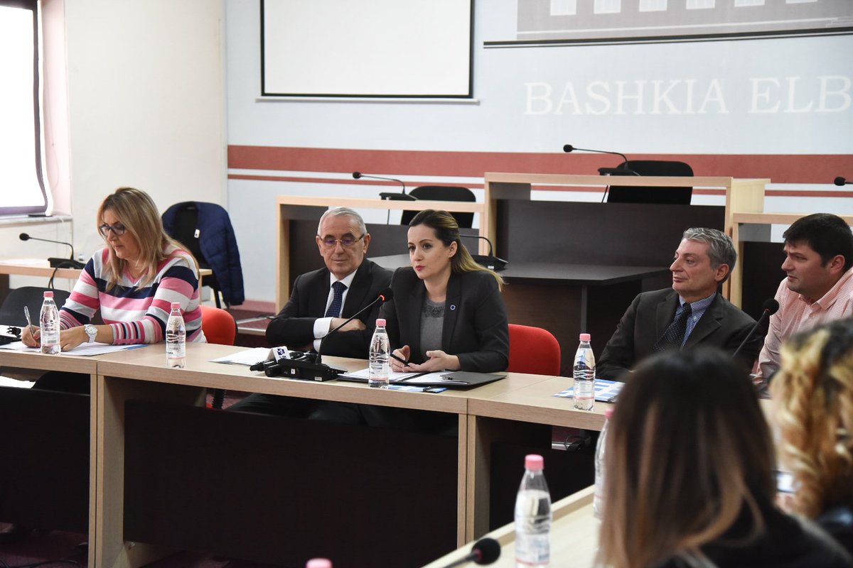 senidamesi's tweet photo. 👉#Aleanca të tilla, #kontribut në përçimin e zërit & nevojave të gruas kudo ku ajo ndodhet 👍
Në këtë kuadër, 👉shpreha përkushtimin e @AlbGov p/zhvillimin e mëtejshëm të politikave që kanë në #thelb fuqizimin ekonomik & rritjen e rolit të gruas në vendimmarje e më gjerë ✅ https://t.co/JUtANT19GI