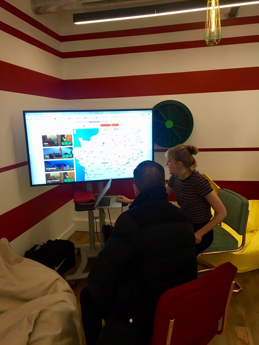 SNCFConnectTech's tweet photo. Les équipes @ouisncf présentent les dernières nouveautés qui pourraient intéresser les familles, les pros, les jeunes et les personnes moins jeunes #tgvmax #OUIpro #idCAB #GoogleHome #Messenger #OUIbot #OUIsncf1an https://t.co/hGnSpCNtm2