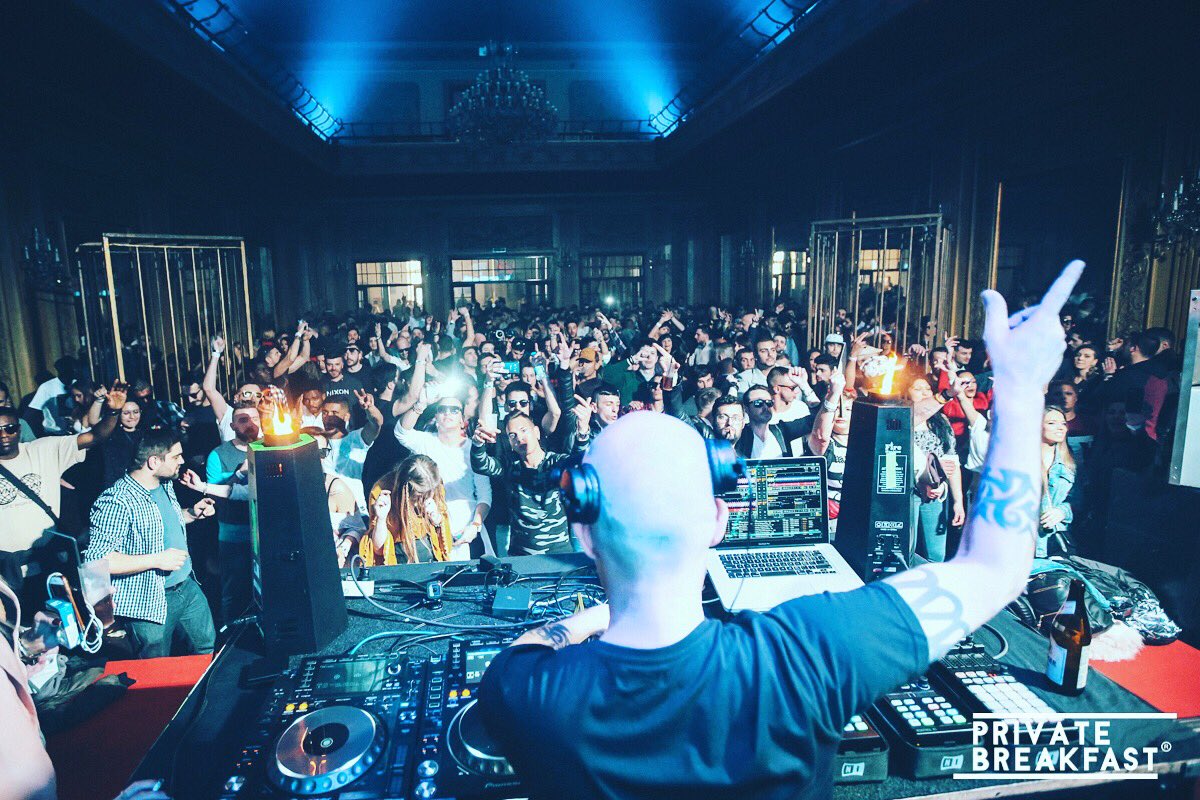 djCarlosManaca's tweet photo. Já tinha saudades de tomar o #PequenoAlmoço convosco no @privatebreakfast. 6a festejamos os 3 anos do “Pequeno Almoço” +famoso do #Porto, no @sandhouse_porto, #Matosinhos
#CarlosManaça #PrivateBreakfast #SandhousePorto #Back2Back #MissSheila #DannySerrano #Fauvrelle #ShortCircuit https://t.co/ChGoCrqRyZ