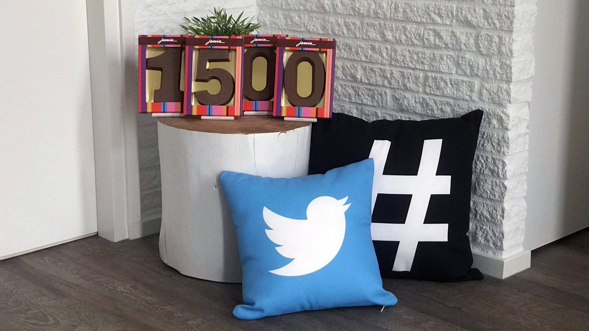 WebmasteryNL's tweet photo. Wow, we hebben 1500 volgers op Twitter! Daarom doen we een leuke #winactie. Retweet dit bericht en wie weet mag jij deze heerlijke #chocoladeletters... ehm, cijfers... opeten! #Pakjesavond #Sinterklaas #mijlpaal https://t.co/OZVUmrOTP0