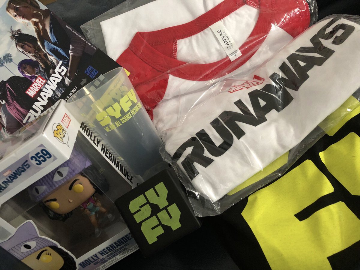 MissJirachi's tweet photo. CONCOURS ! Je vous fais gagner un sac rempli de goodies @SYFYfr &amp; @MarvelFR pour la sortie de Runaways ! RT + Follow @MissJirachi pour tenter de le gagner ! https://t.co/MHOGT4omC7
